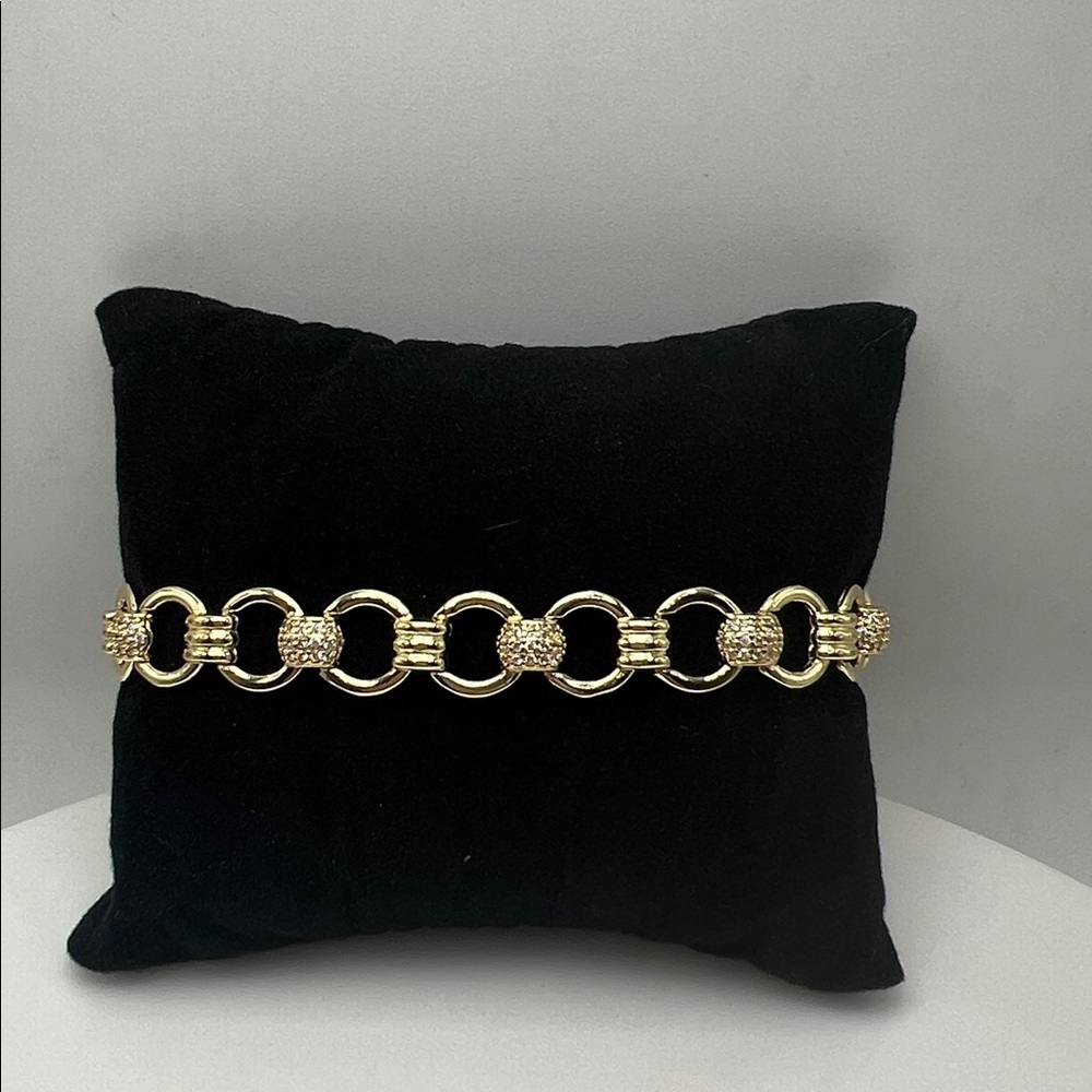 049. 18k Gold Plated over Brass Link Bracelet 7 1/2”- 8”